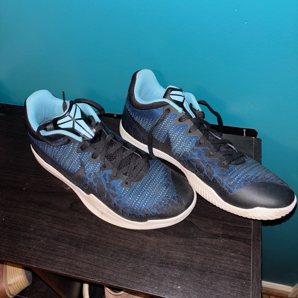 Nike Men's Blue Athletic Shoes
